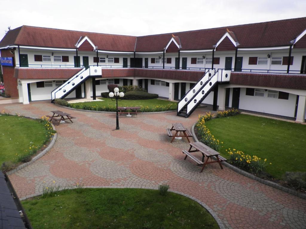 The Town & Country Lodge Dundry Exterior photo