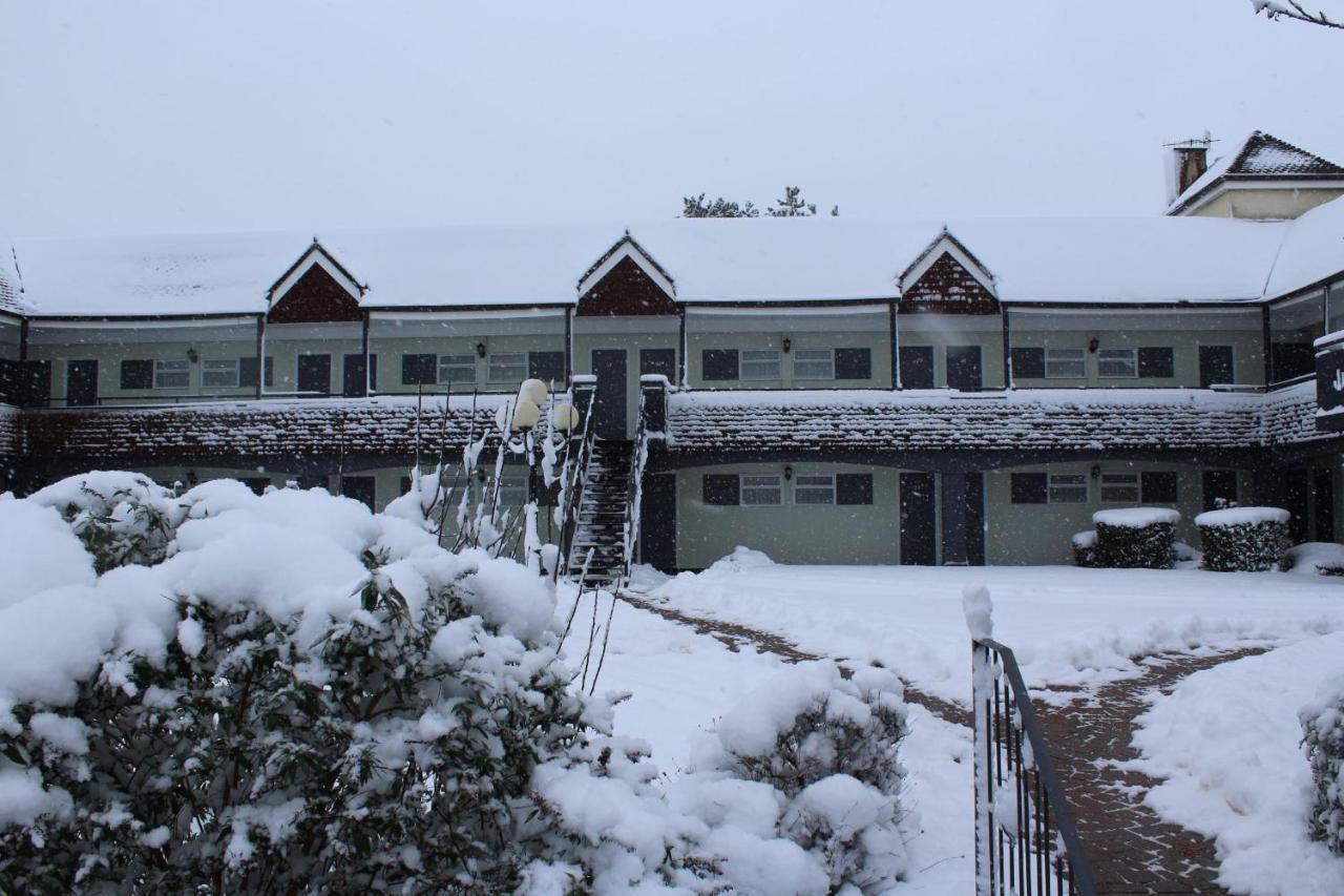 The Town & Country Lodge Dundry Exterior photo
