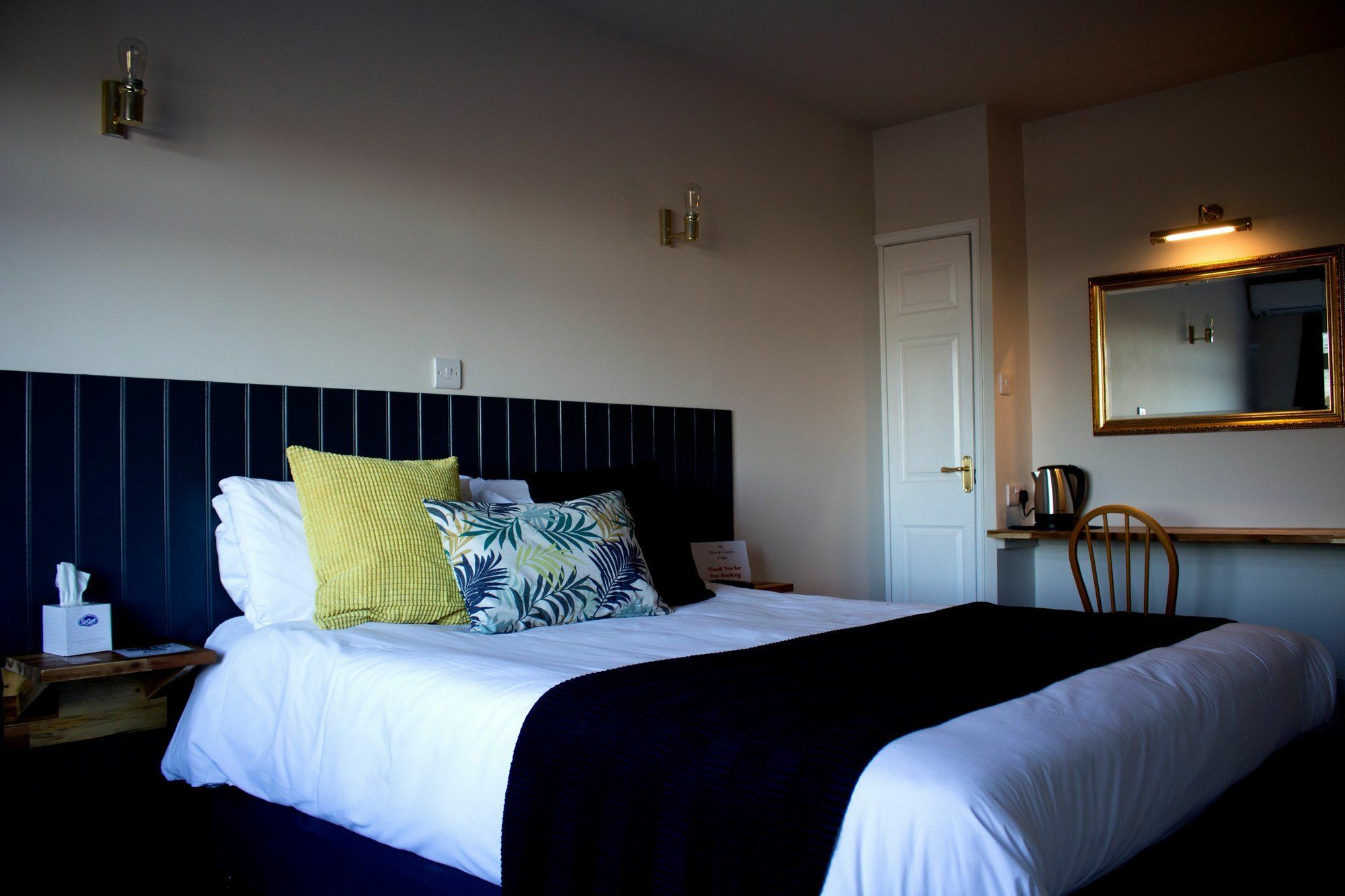 The Town & Country Lodge Dundry Exterior photo